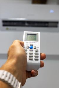 cohost I Brand New Apt, w-AC in a Central Location