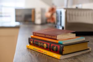 Quaint Centrally Located Getaway