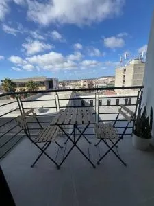 Private and secure Downtown apt - 提华纳