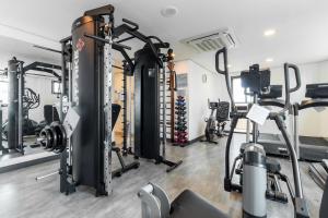 Localizado dentro de um hotel renomado