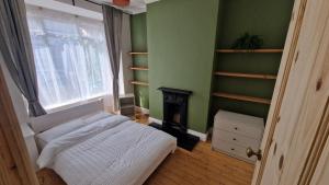 Free Parking Private 4 BR Central House