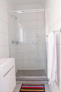 Spacious 2 Bedroom Apartment in Midrand, Waterfall City - Business and Family friendly - 10 Elizabeth Place