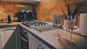 FREE PARKING & Self Check-IN WestSide Studio Near the Lake, Lacul Morii,Near Metro Stations Sector6