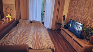 FREE PARKING & Self Check-IN WestSide Studio Near the Lake, Lacul Morii,Near Metro Stations Sector6