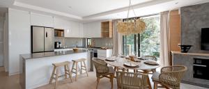 Neue luxuriöse Penthouse-Wohnung mit 3 Schlafzimmern, atemberaubendem Tafelbergblick und Rooftop Pool auf 210m2