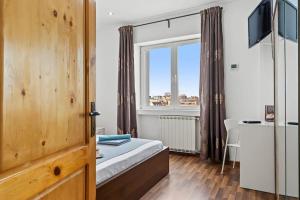 Tache - Cozy Central Studio