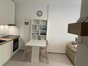 Sunshine Apt Qerret-Golem Beach-Self-Check-in