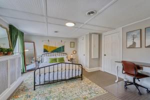 Central Affordable Apartment Near Capitol with Parking