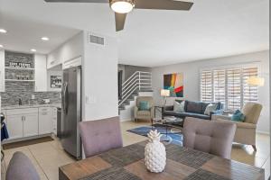 Chic Condo W- Pool 1 Block To El Paseo