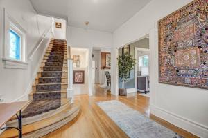 Tiger Lair Walk to CC Historic Downtown COS 4BR