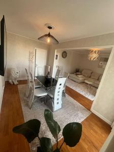 Magnifique appartement suréquipé-balcon-vu-parking