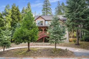 Luxurious Chalet W- Lake Views Close To Town! - Skyforest
