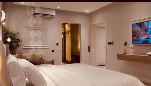 شقق LRL الفندقية l شقق فاخرة بجوار البوليفارد