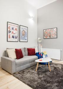 Walk to Opera House - 3BR Live in Budapest Designer Apt