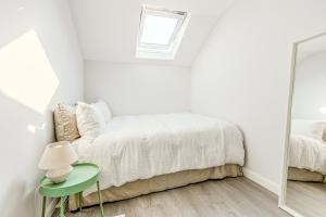 Bright 3BR duplex flat with a terrace in Clapham