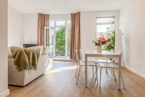 Bright 3BR duplex flat with a terrace in Clapham