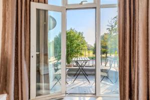 Bright 3BR duplex flat with a terrace in Clapham