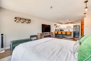 Walk to Dtwn Winter Park Studio with Hot Tub Access