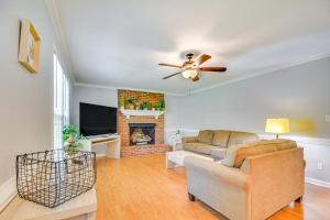 15 Mi to Raleigh: Dog-Friendly Home w Fire Pit!