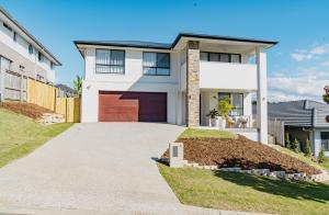 Entire Unit 02 Rooms 04 King Single Beds 11 kms to Goldcoast Airport