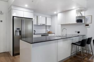 Sierra Grand Spacious 3 Bedroom Apartment - CoastHM