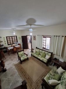 Linda casa a poucos metros da praia 098