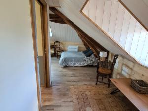 B&B / Chambres d'hotes Chambre PMR tout confort avec terrasse en bord de canal, animaux acceptes, proche centre-ville de Briare - FR-1-590-368 : photos des chambres