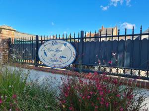 B&B / Chambres d'hotes Gite spacieux a Briare avec terrasse, ideale pour familles et seminaires, animaux acceptes. - FR-1-590-371 : photos des chambres