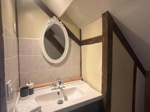 Maisons de vacances Gite ecologique familial en campagne, ideal pour sports et nature - FR-1-410-452 : photos des chambres