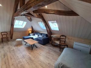 B&B / Chambres d'hotes Gite Grand Capacite avec Parking et Animaux Admis - FR-1-590-370 : photos des chambres