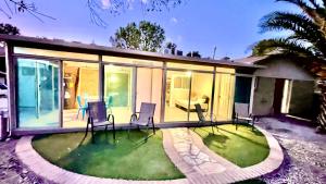 Apartment B, Restful,Cozy, close Sunland Park Mall