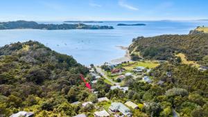 Opahi TreeHouse - Mahurangi West Holiday Home