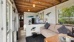 Tawharanui Cabin - Rural Cabin Studio