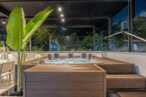 Private Sauna Jacuzzi Billiard Gym Luxury Retreat