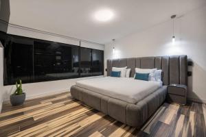 Private Sauna Jacuzzi Billiard Gym Luxury Retreat