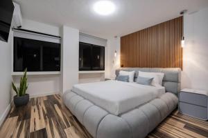 Private Sauna Jacuzzi Billiard Gym Luxury Retreat