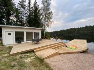 Awesome Home In Vena With 1 Bedrooms And Jacuzzi