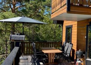Stunning Home In Ljusterö With 3 Bedrooms And Wifi