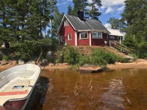 Awesome Home In Åsenhöga With 2 Bedrooms