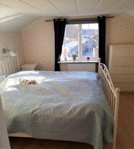 Amazing Home In Hamburgsund With 4 Bedrooms