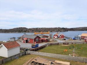 Amazing Home In Hamburgsund With 4 Bedrooms