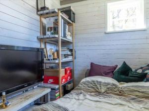 Awesome Home In Drottningsskär With 0 Bedrooms