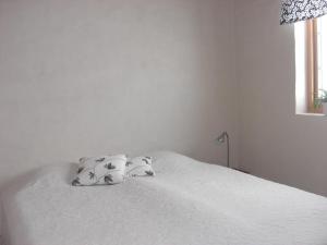 Nice Home In Löderup With 1 Bedrooms And Wifi