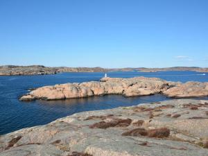 Stunning Home In Hamburgsund With 3 Bedrooms And Wifi