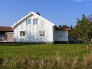 Nice Home In Uddevalla With 1 Bedrooms And Wifi