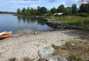 Nice Home In Herräng With 2 Bedrooms And Wifi