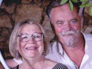 Maison troglodyte de charme avec salle de jeux et spa à Vouvray - FR-1-381-87