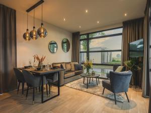 Cozy Riverside Escape