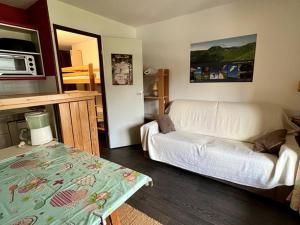 Appartements Coquet studio cabine au coeur du Lioran, proche pistes et commodites - FR-1-787-94 : photos des chambres