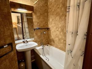 Appartements Coquet studio cabine au coeur du Lioran, proche pistes et commodites - FR-1-787-94 : photos des chambres